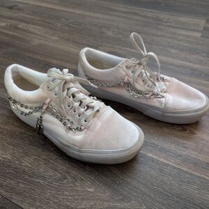 Stylish Pink Women's Sneakers with Chain Detail